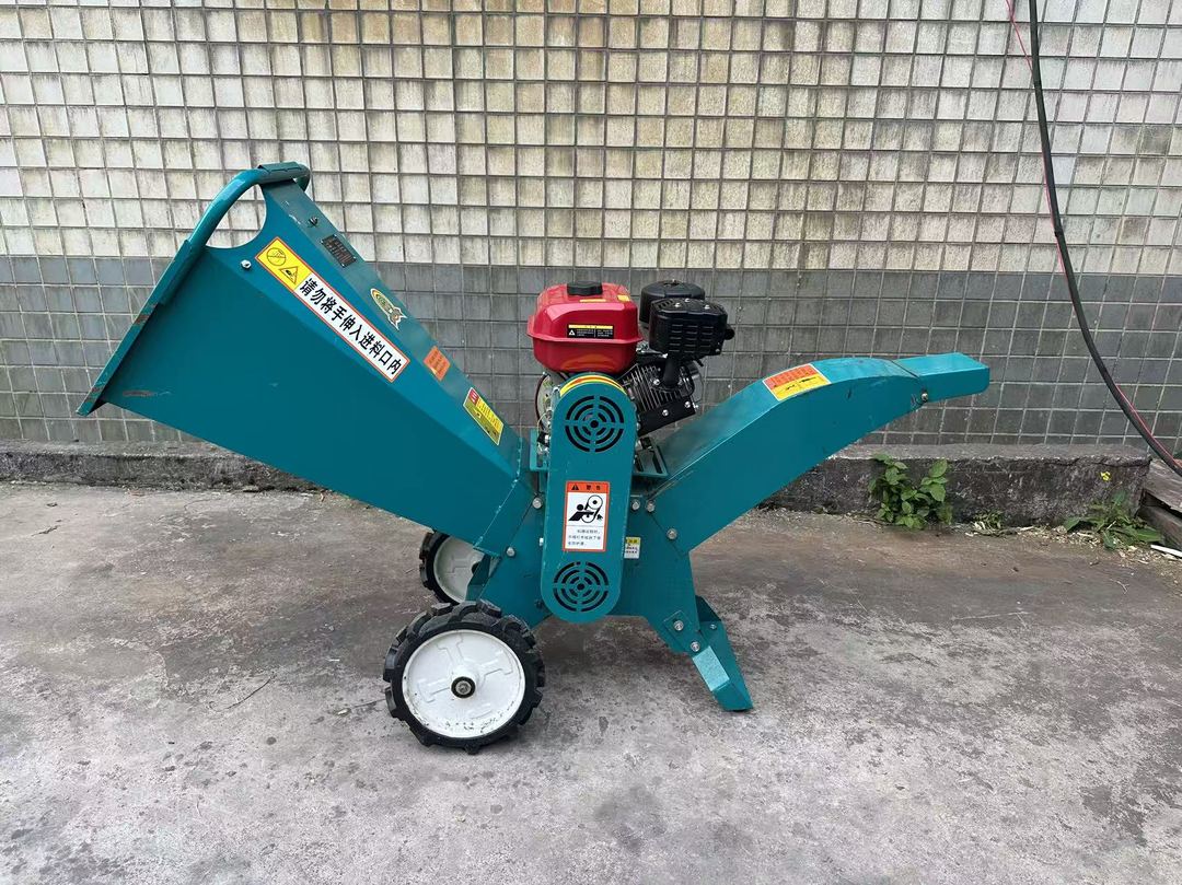 3ZQ-5.8Q 枝条切碎机 实拍